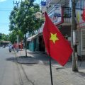 [2013/4/30]街中に立てられたベトナム国旗
