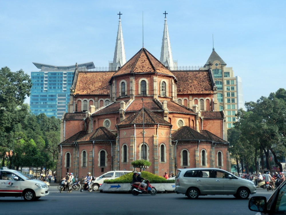 サイゴン大教会 聖マリア大聖堂 Saigon Notre Dame Cathedral ベトナム生活 観光情報ナビ ベトナビ