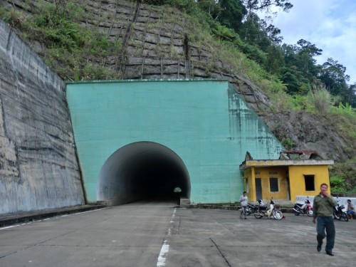 ホーチミン・ルートのトンネル