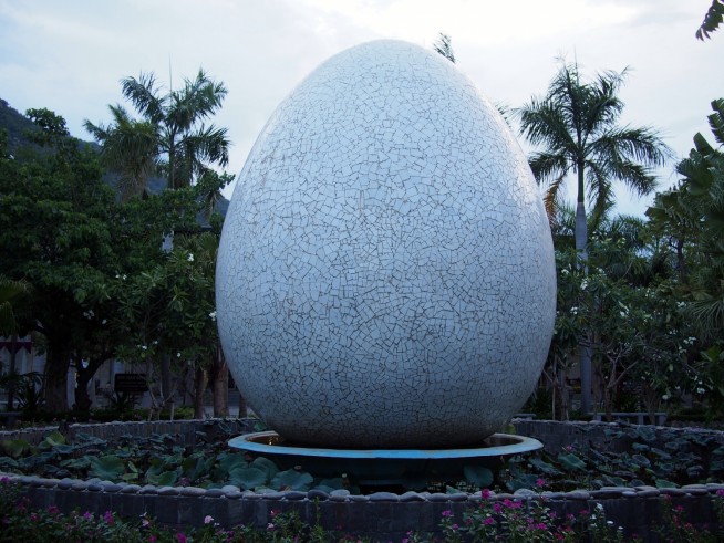巨大な卵