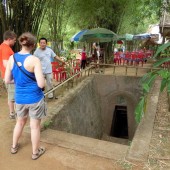 ベトナムDMZに残るヴィンモック地下トンネルに潜り戦争時の生活に思いを巡らす