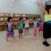 おおぞら日本人幼稚園で「こころとからだdeおどろう」ダンスワークが開催されました