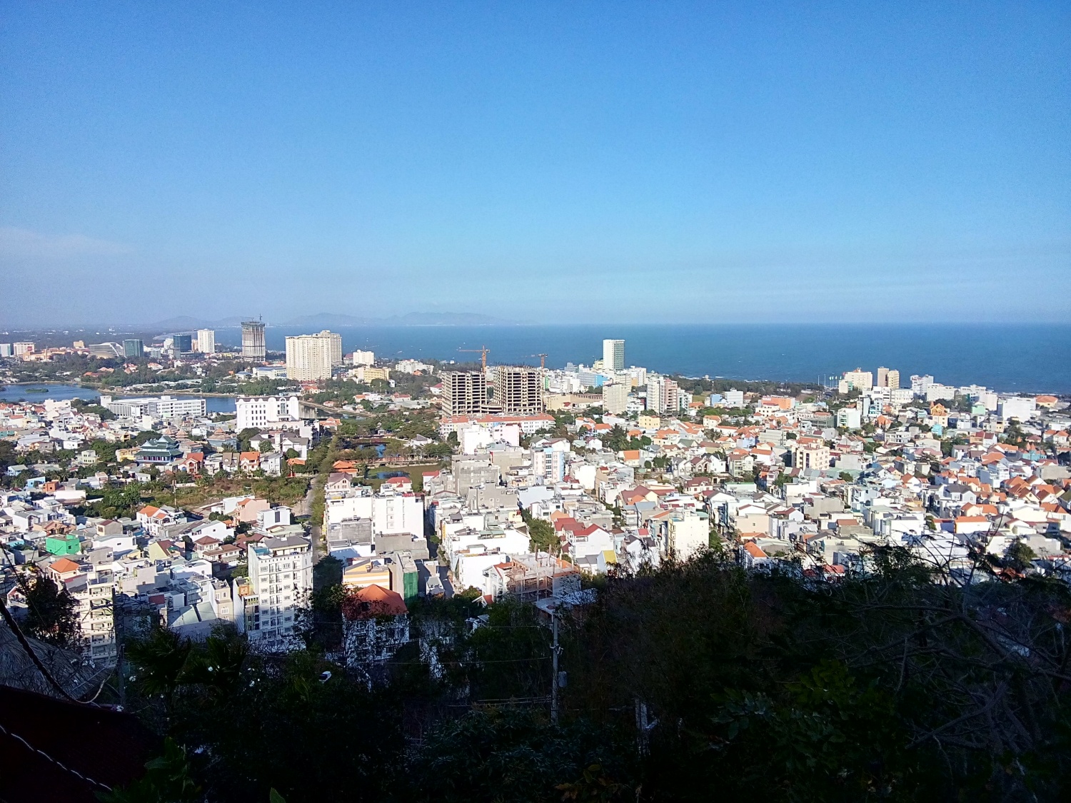 ソン・ダン・クァン(Sơn Đăng Quán) ベトナム生活・観光情報ナビ[ベトナビ]